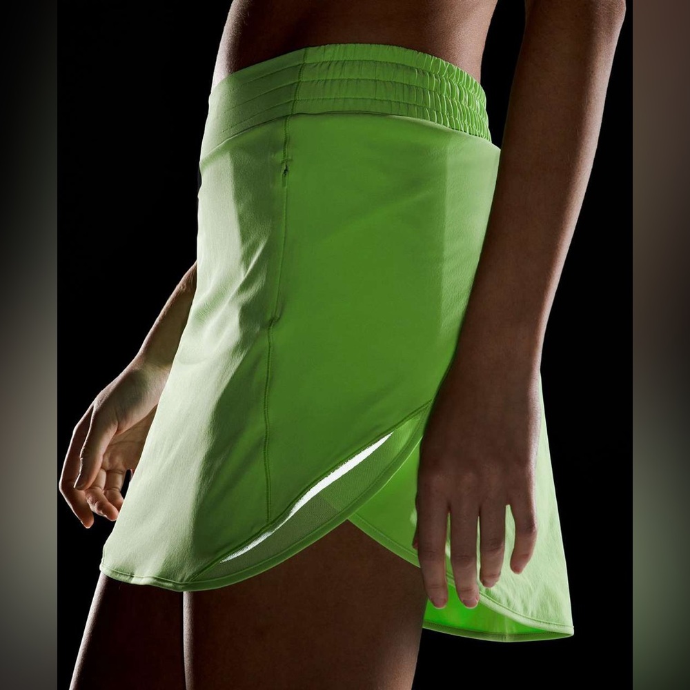 Lululemon Hotty Hot High-Rise Skirt *Long
Scream Green Light neon green skort